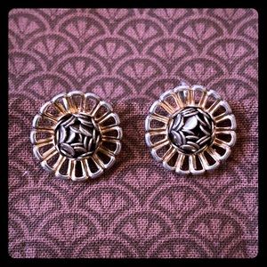 Vintage sterling Silver flower screw earrings